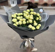 Букет Белые кустовые розы Солинеро в Боровёнка