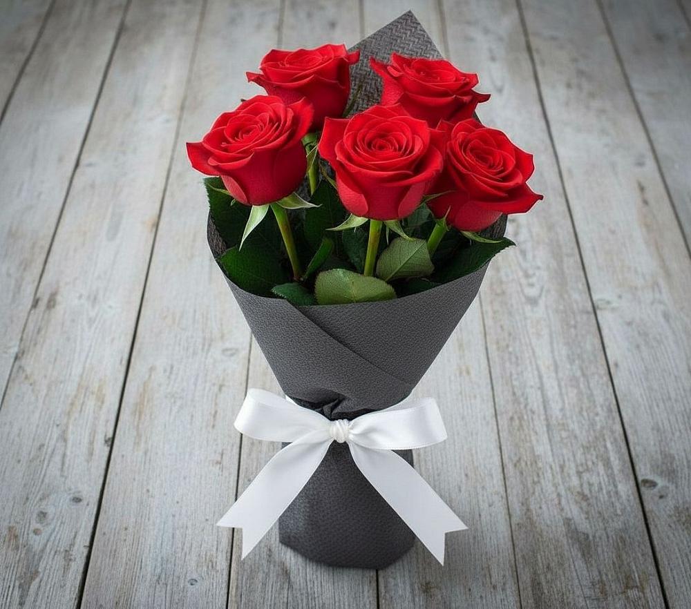 Букет 5 Красных роз Эдлесс Лав в Боровёнка
