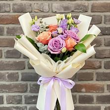 Букет цветов из:  Лизиантусы и Розы в Боровёнка