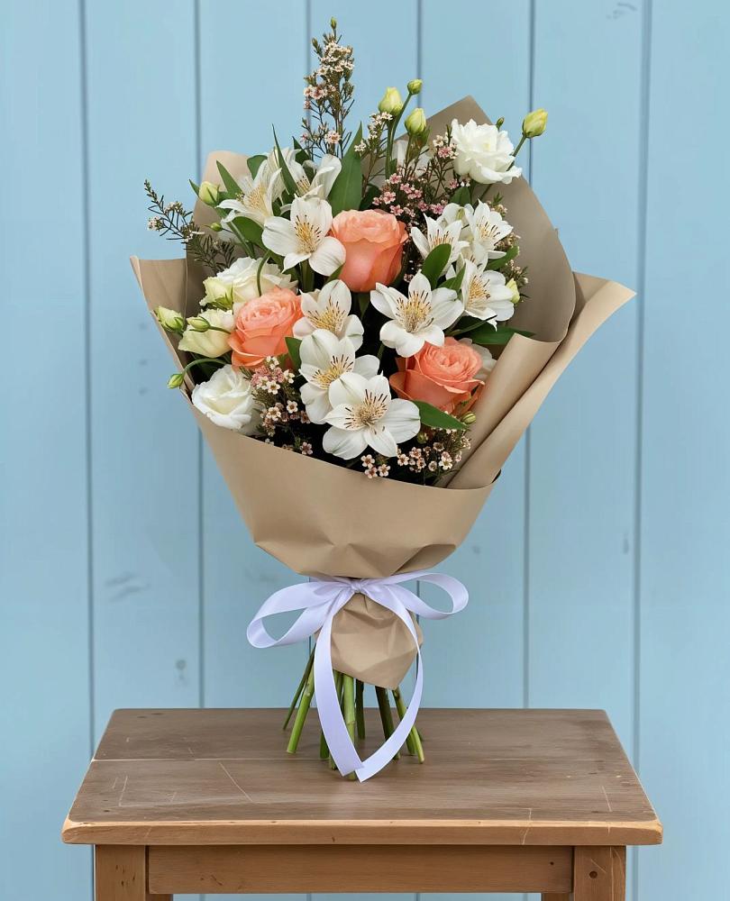 Букет цветов из: Альстромерии, Лизиантусы, Розы и Хризантемы в Боровёнка