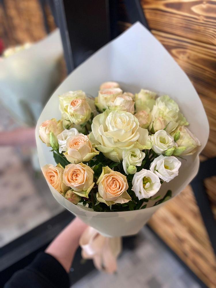 Букет цветов из: Розы и Лизиантусы в Боровёнка